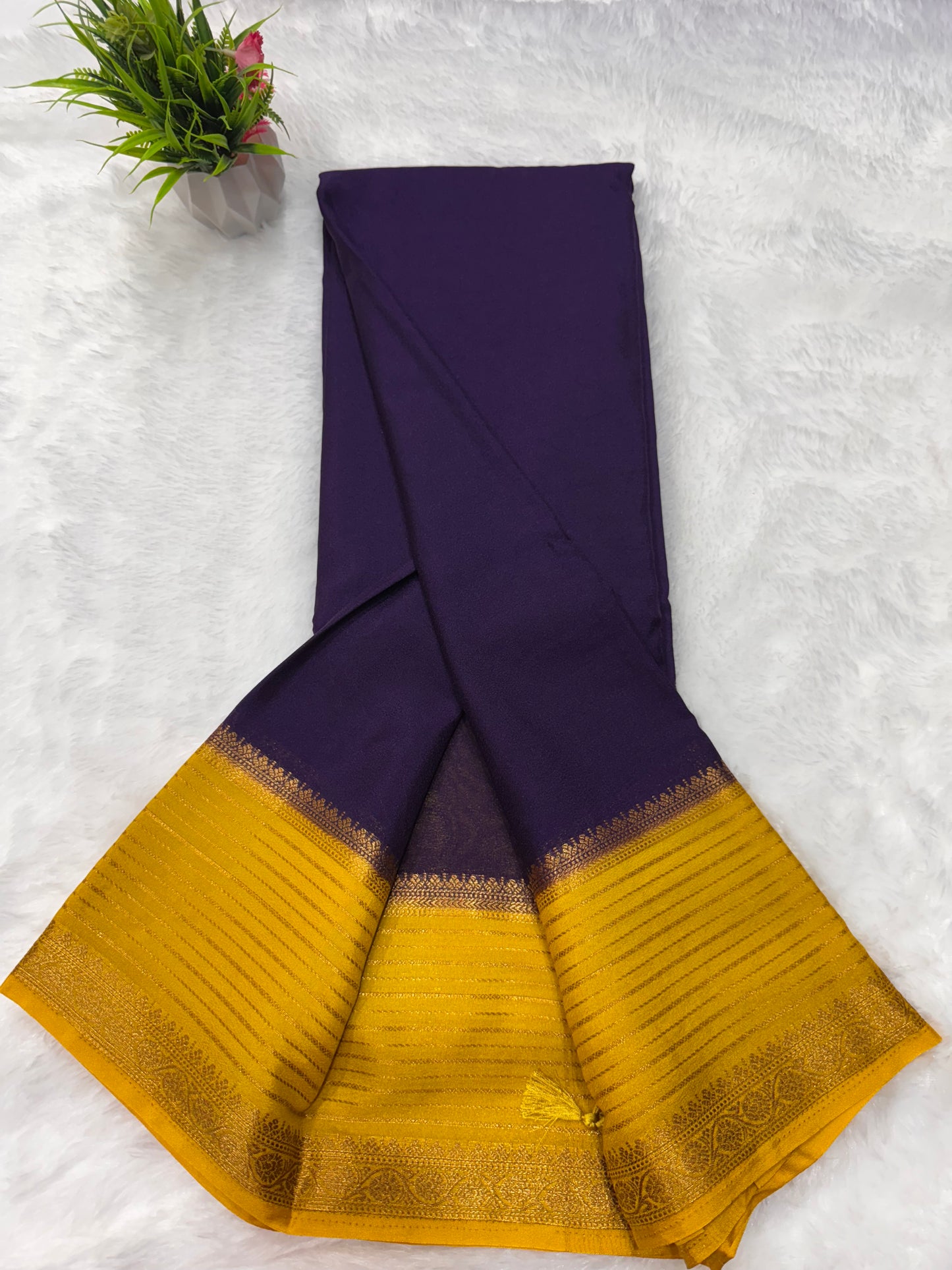 Crape Plain KW Border Stripes