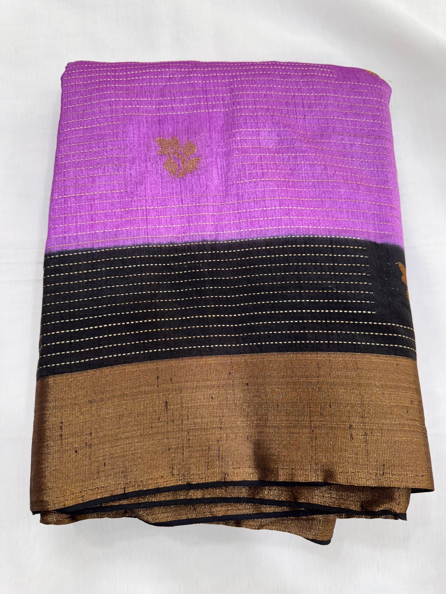 Tissue Border with small Butta
