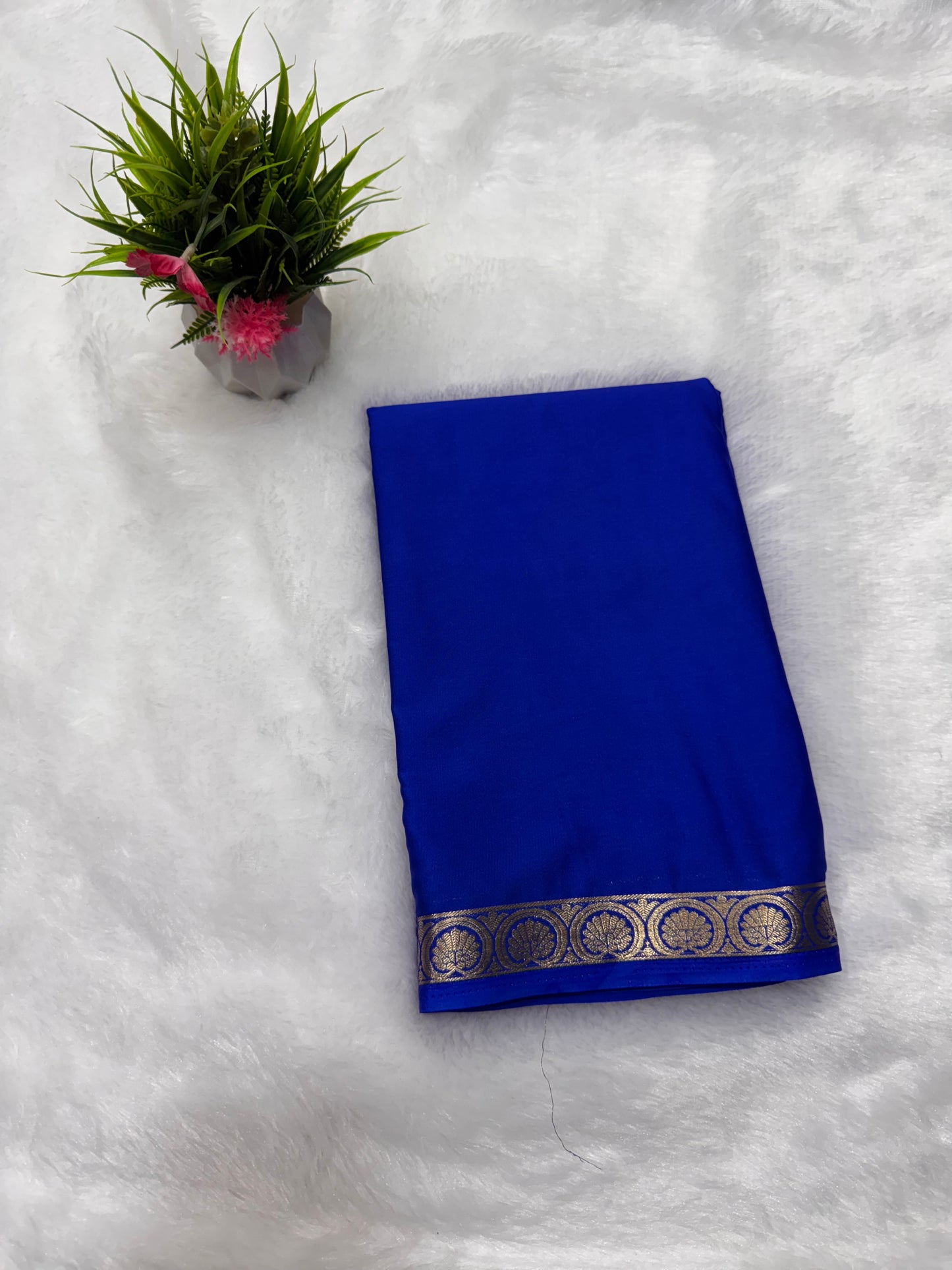 Premium Semi Crepe Flower Border