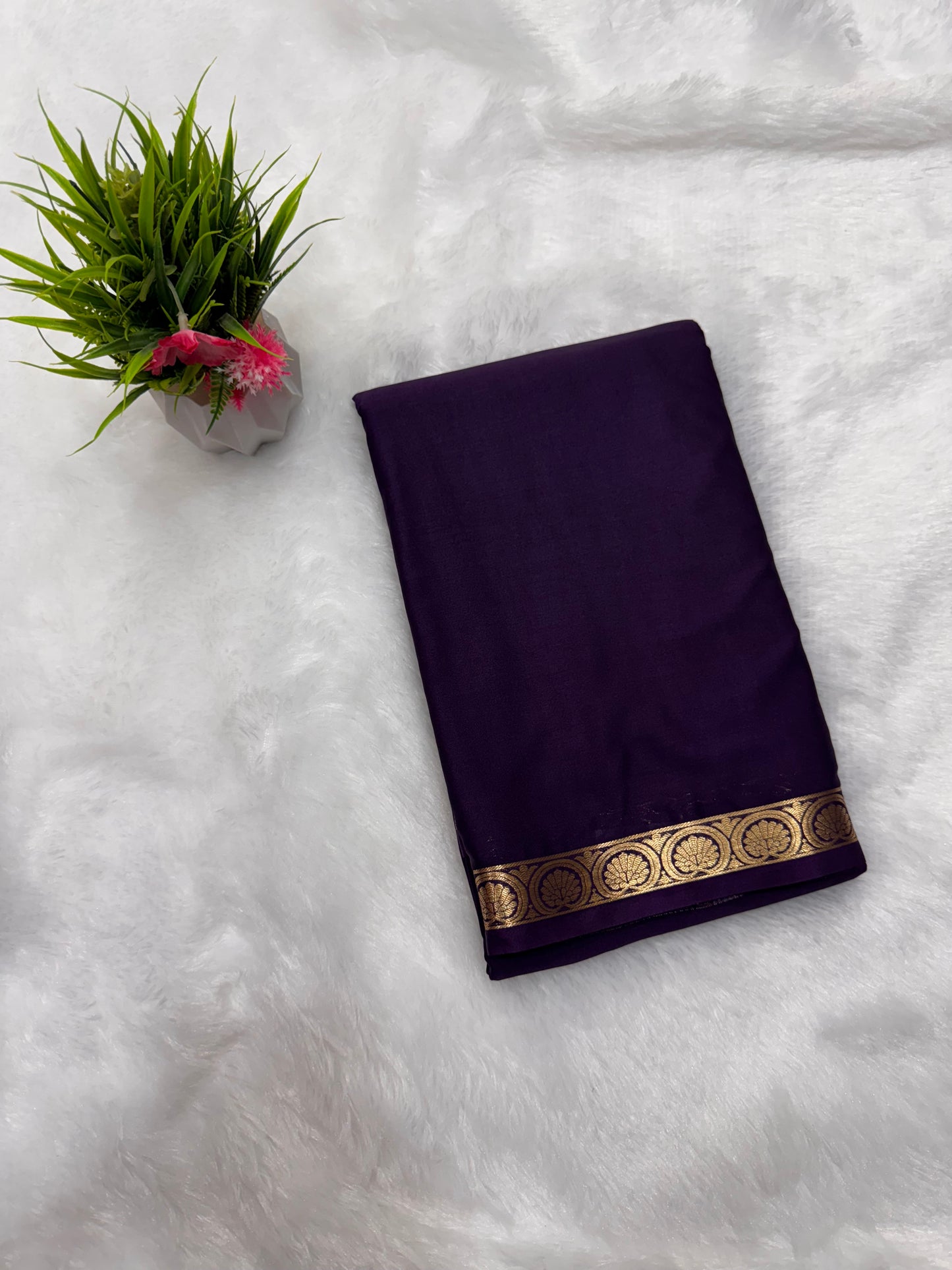 Premium Semi Crepe Flower Border