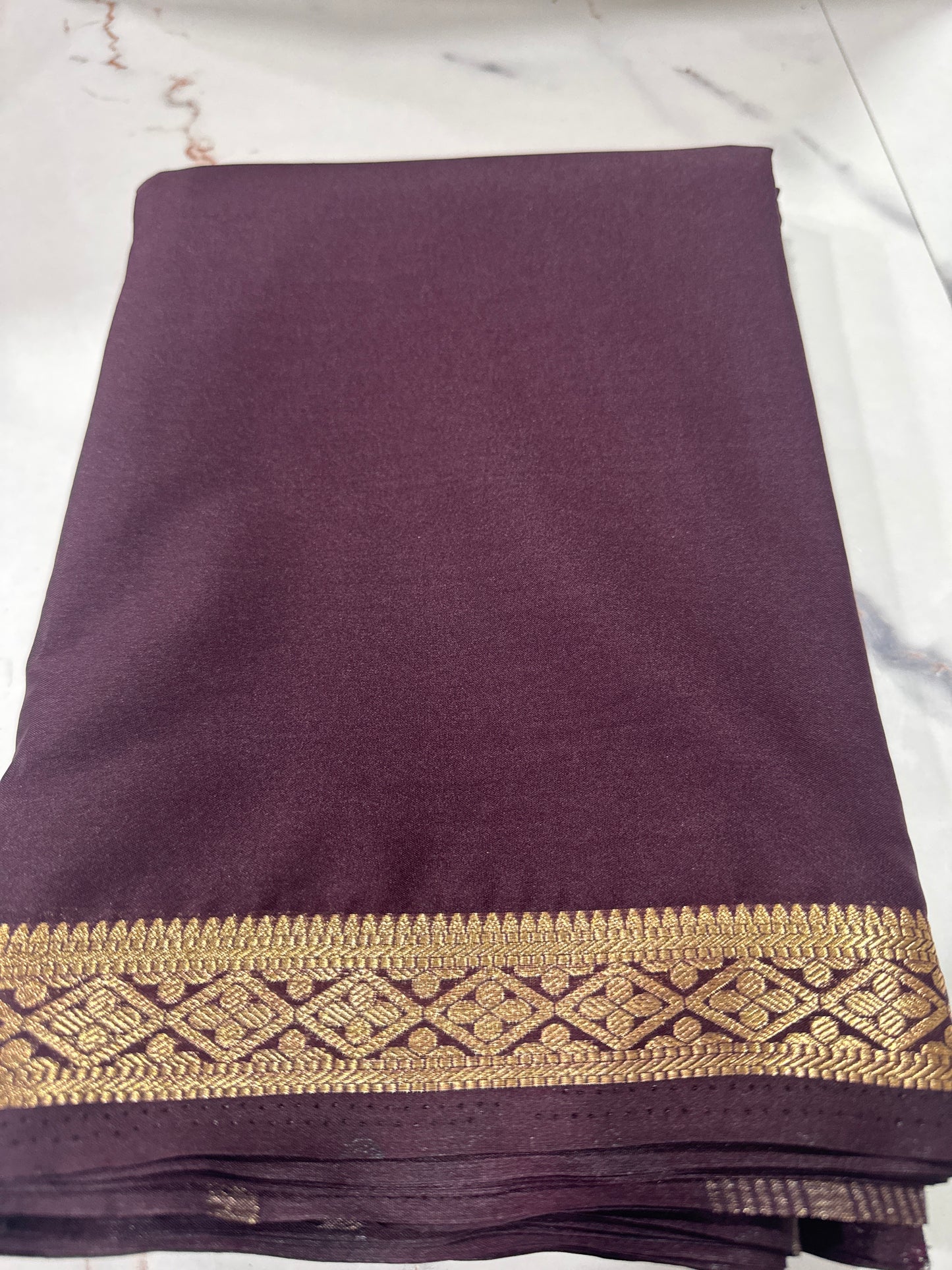 Semi Crepe Rombos Border Design