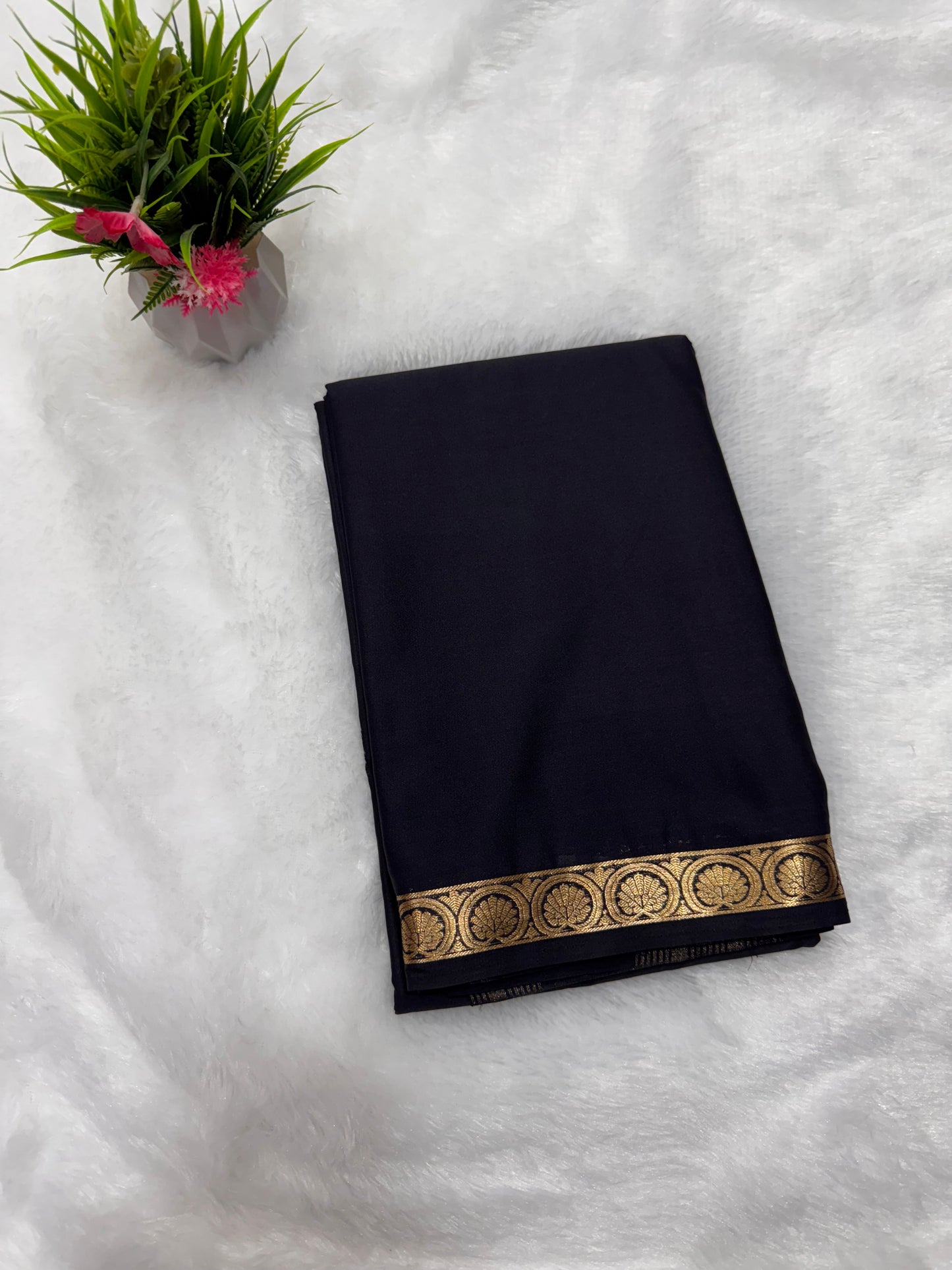 Premium Semi Crepe Flower Border