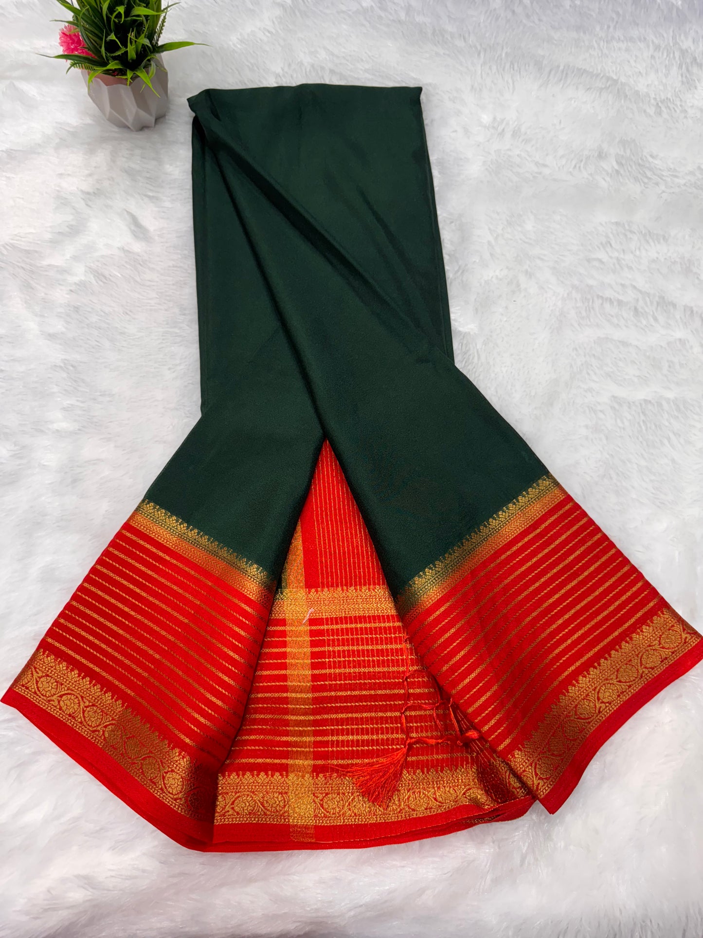 Crape Plain KW Border Stripes
