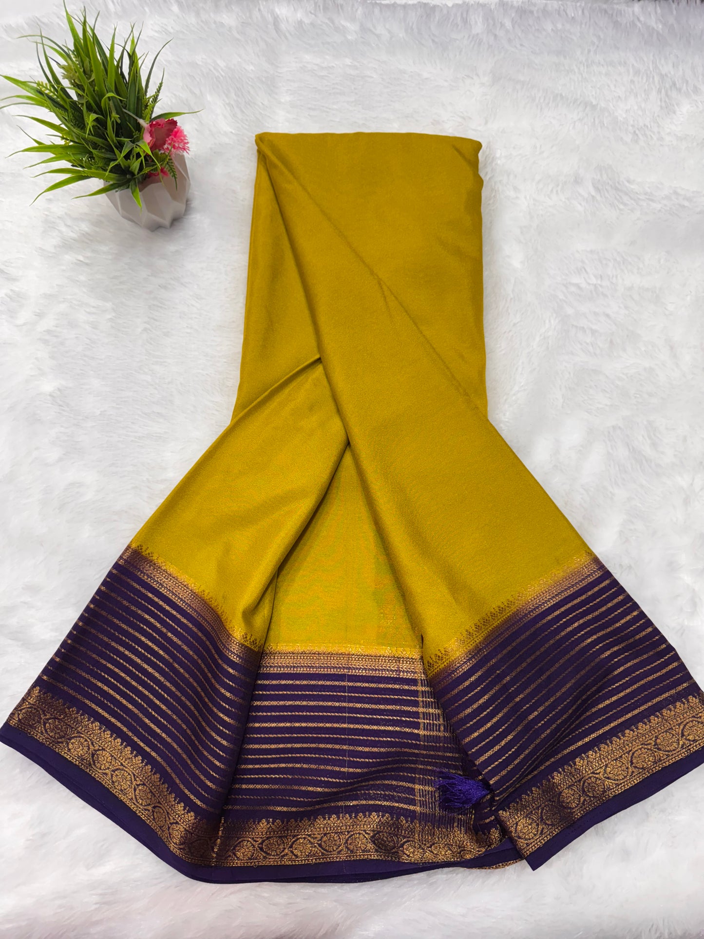 Crape Plain KW Border Stripes