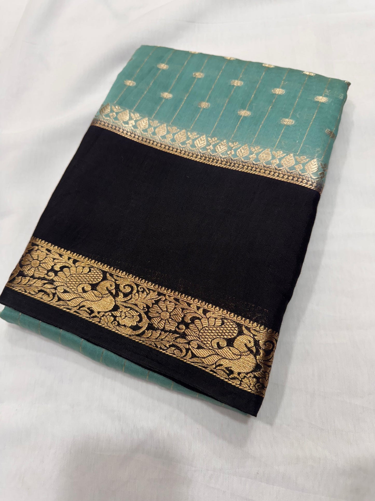 Crape bentex with peacock border