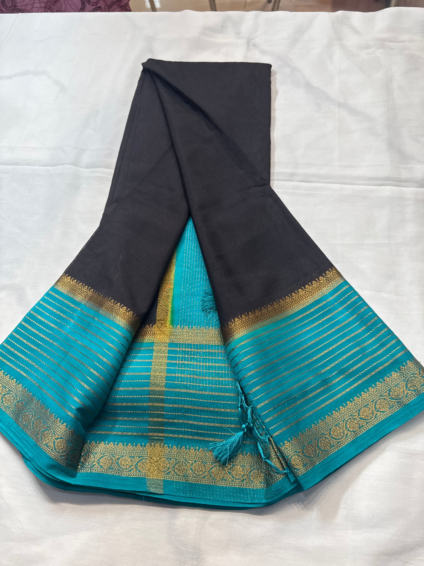 Crape Plain KW Border Stripes