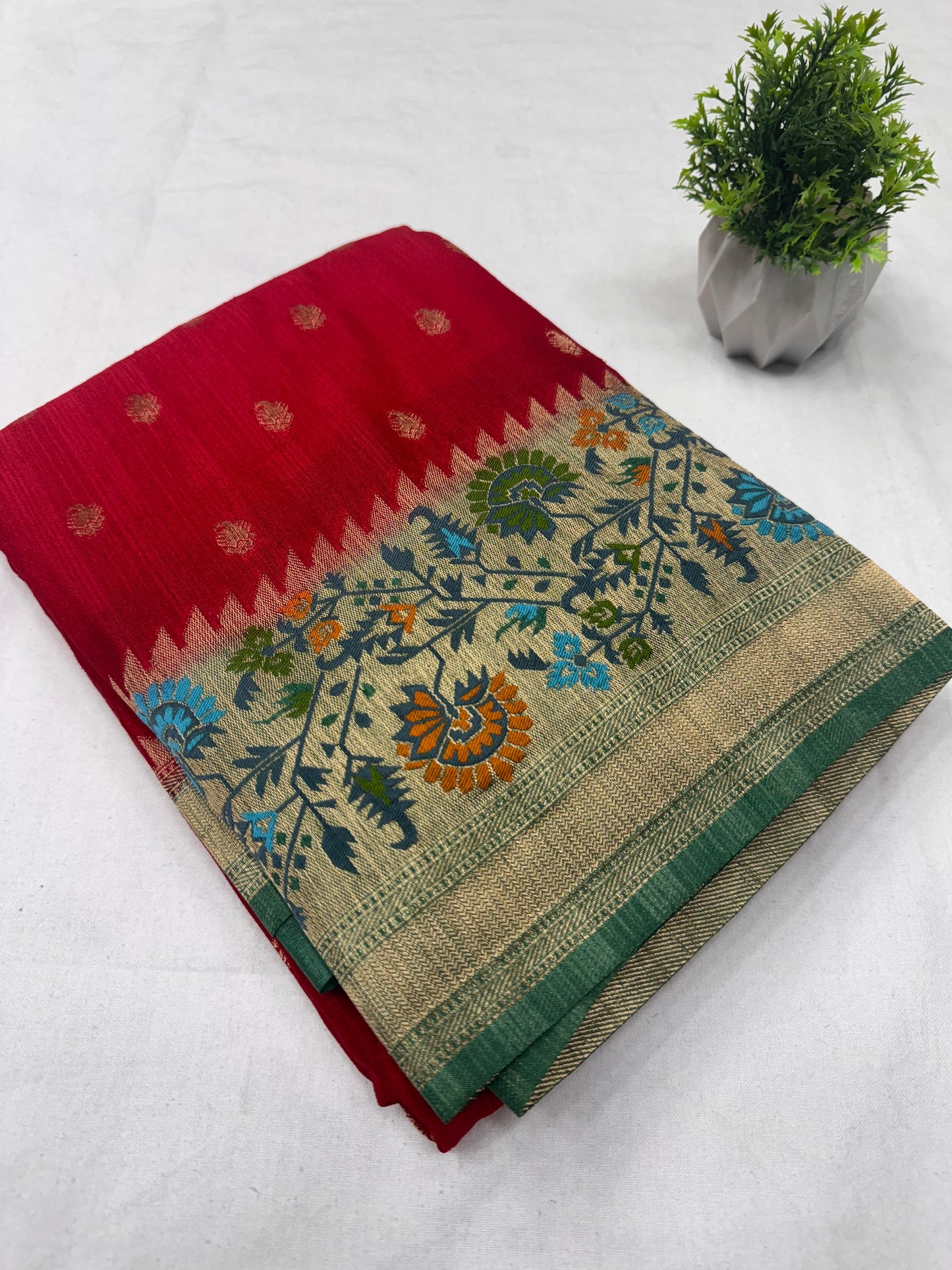 Tassur Paithani Contrast