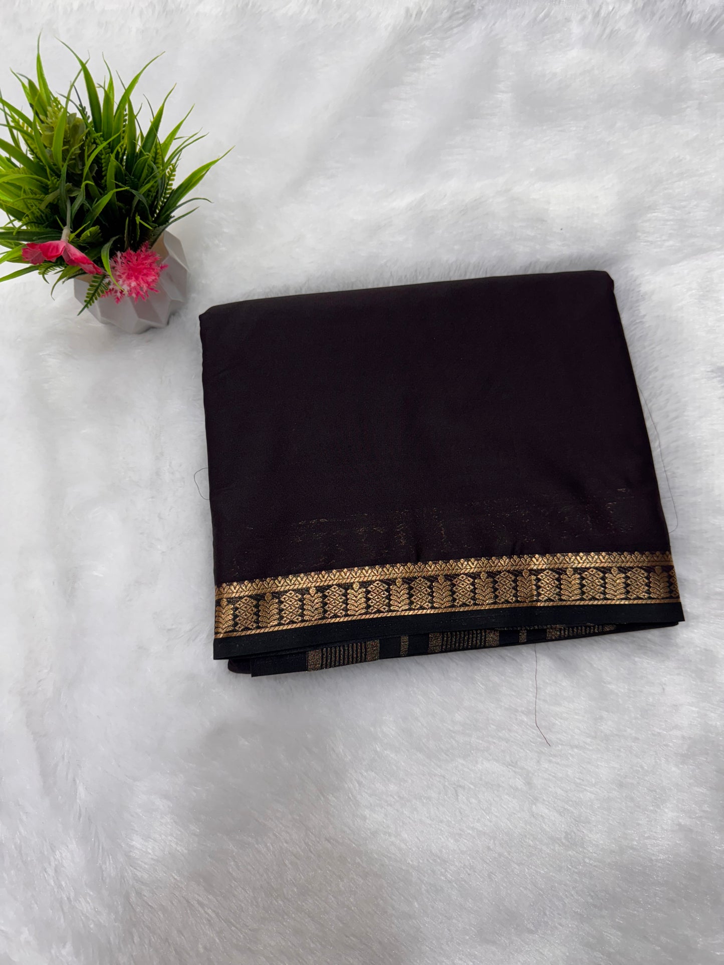 Crepe Piping Border
