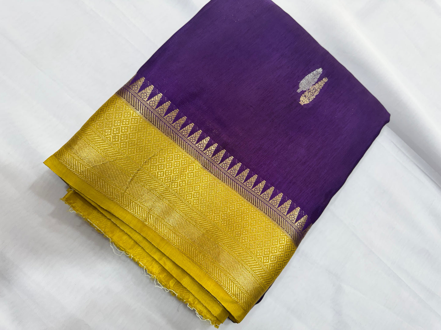 Munga Crape Viscose Chipallu