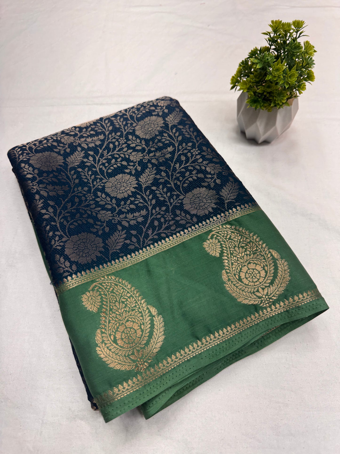 Brocade Bentex Contrast