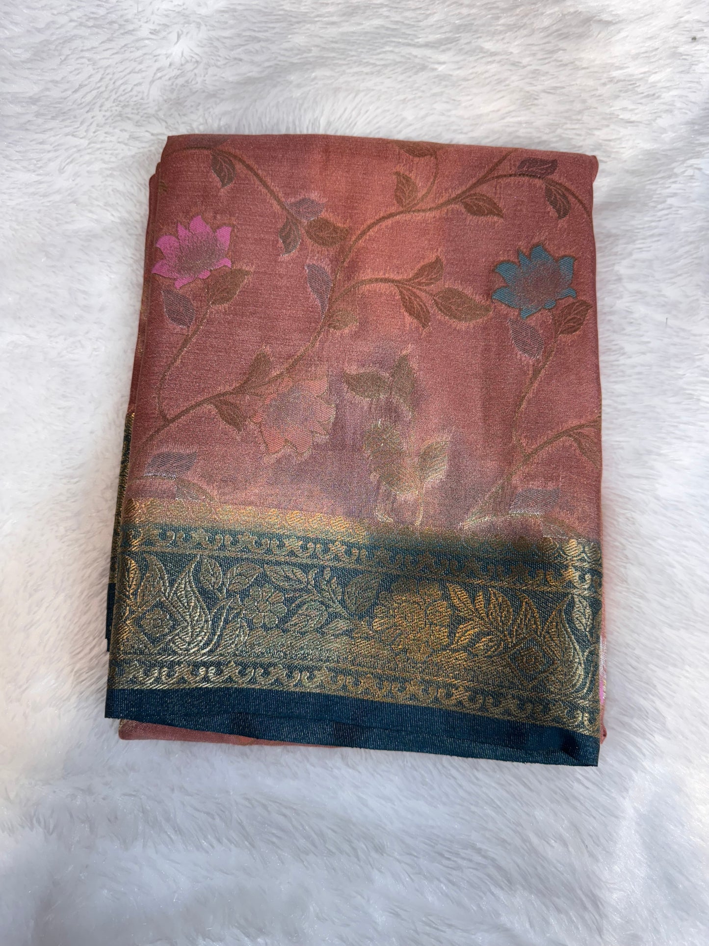 Tissue Meena Jaal