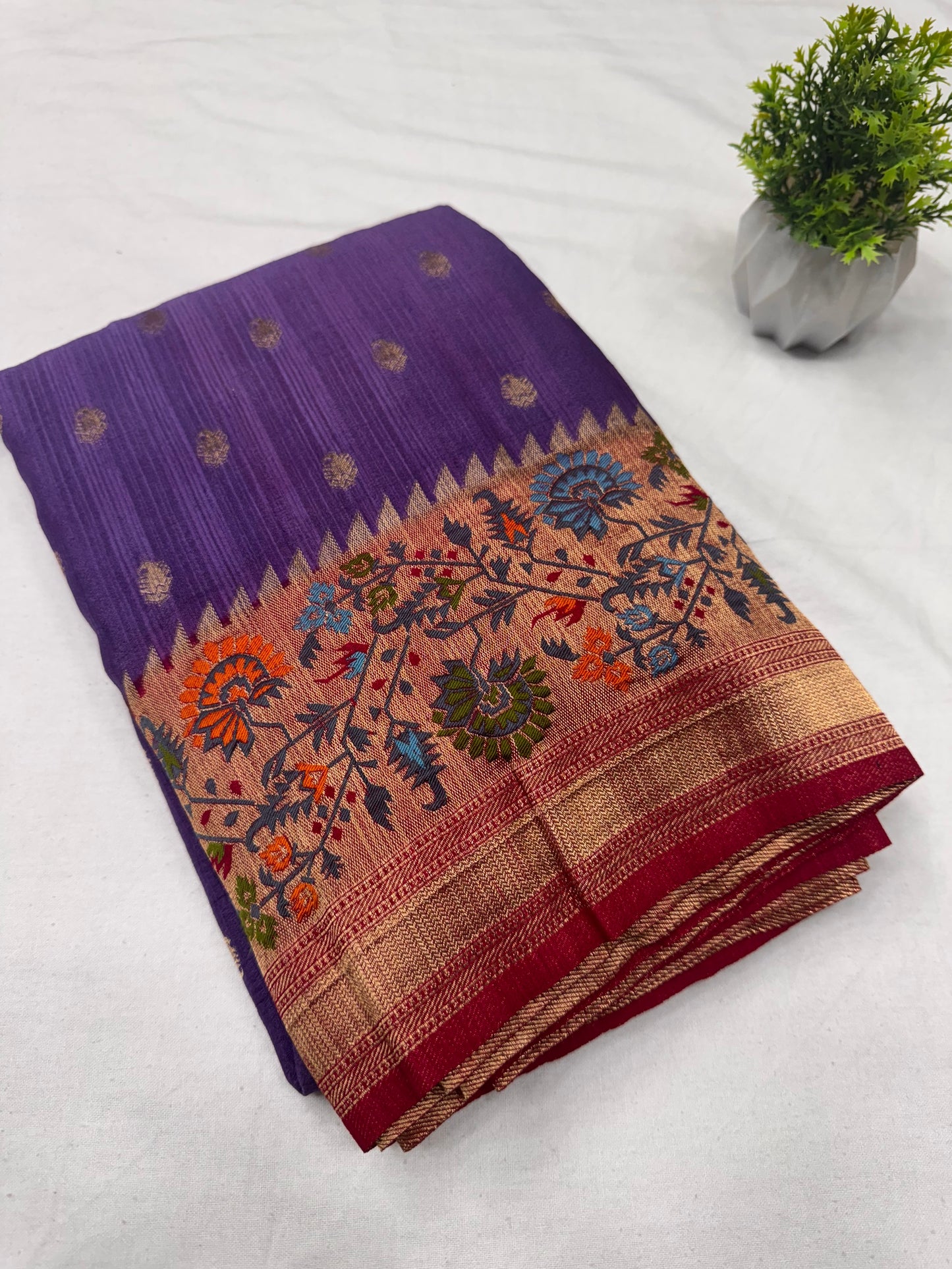 Tassur Paithani Contrast