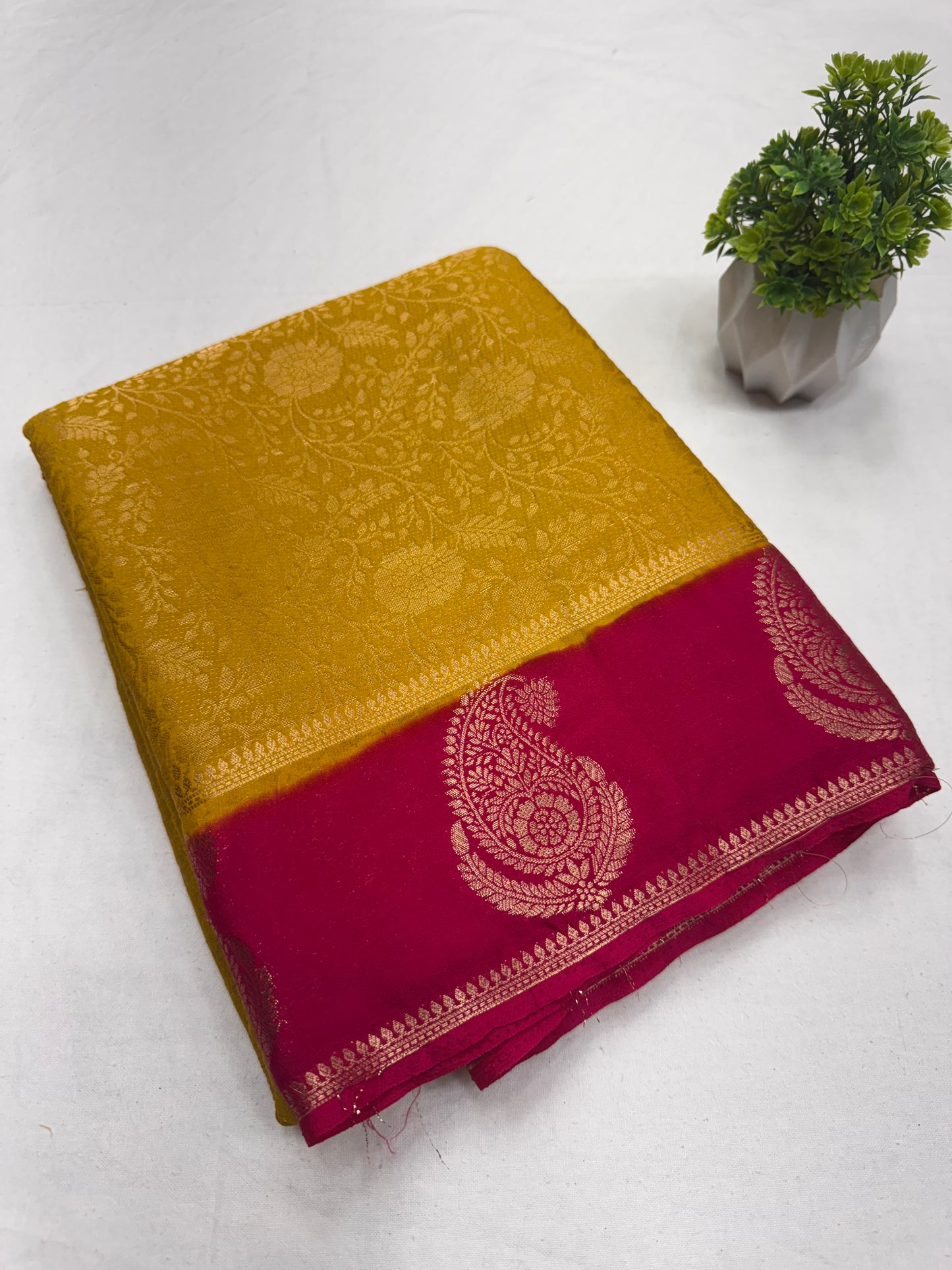 Brocade Bentex Contrast