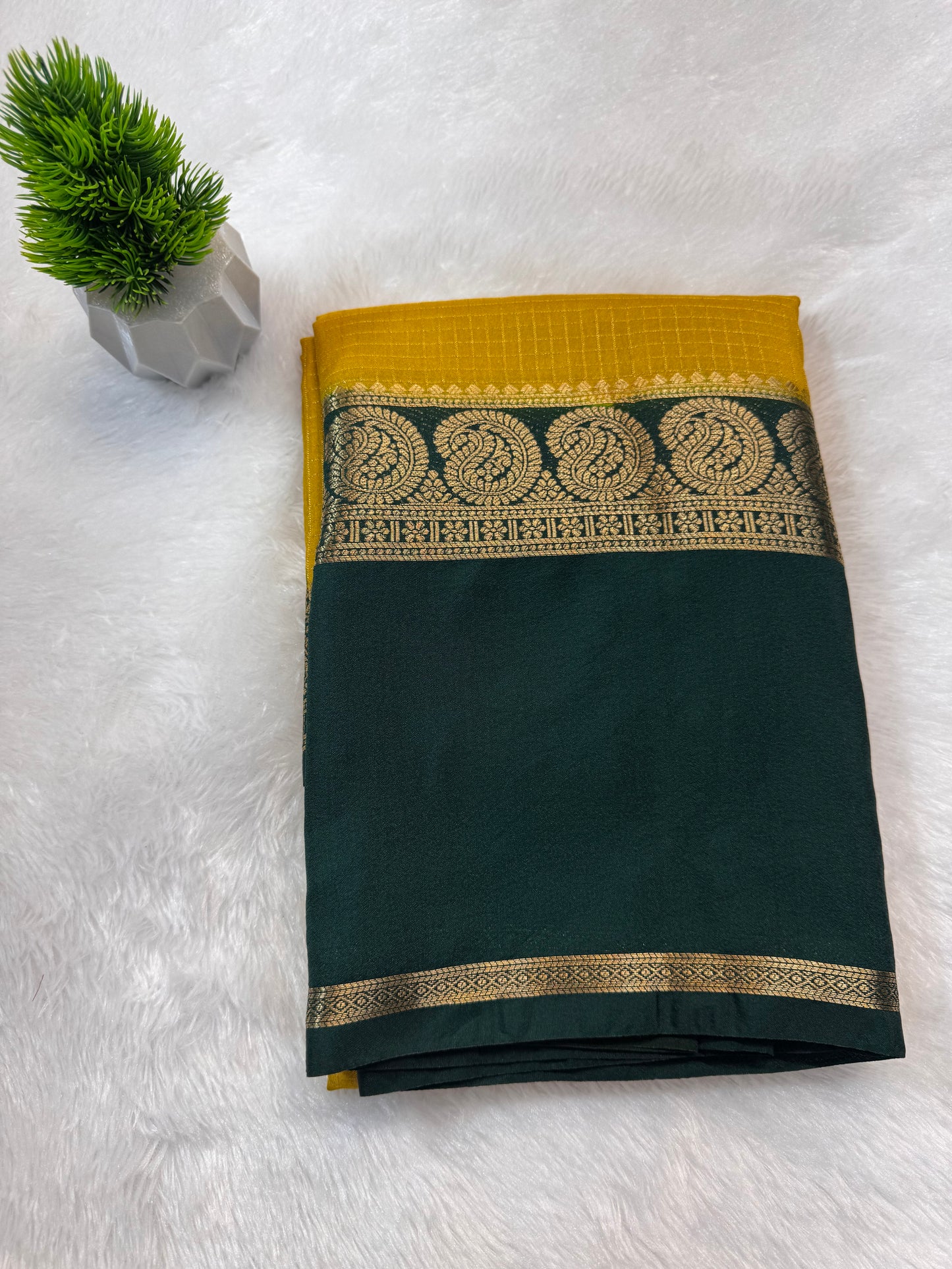Semi Crepe Richu Pallu