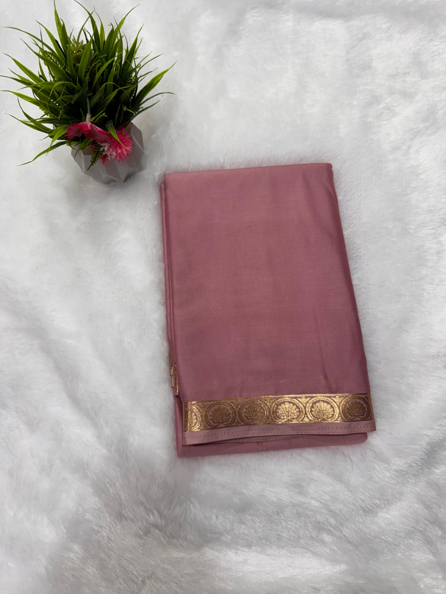 Premium Semi Crepe Flower Border