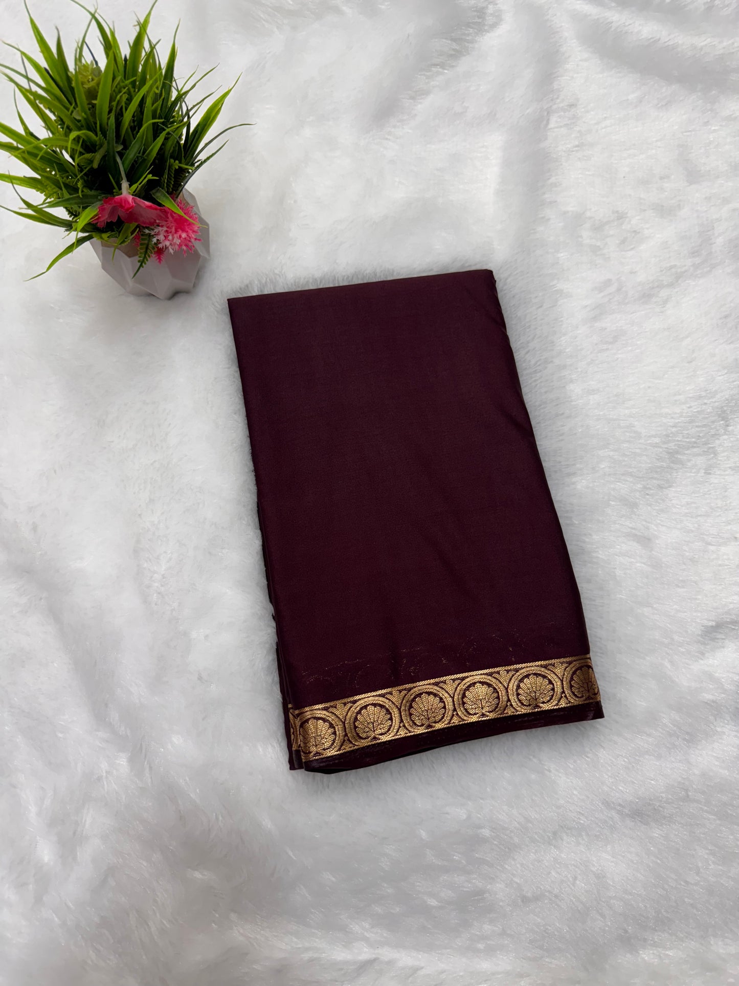Premium Semi Crepe Flower Border