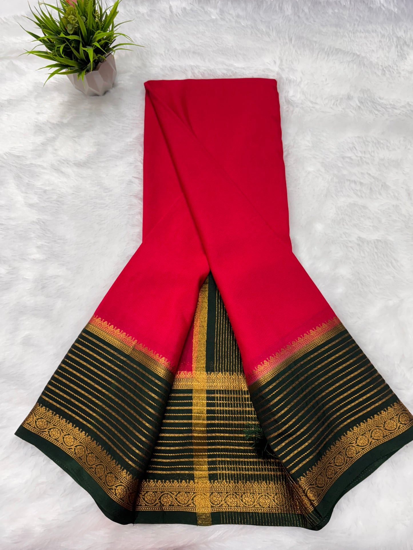 Crape Plain KW Border Stripes
