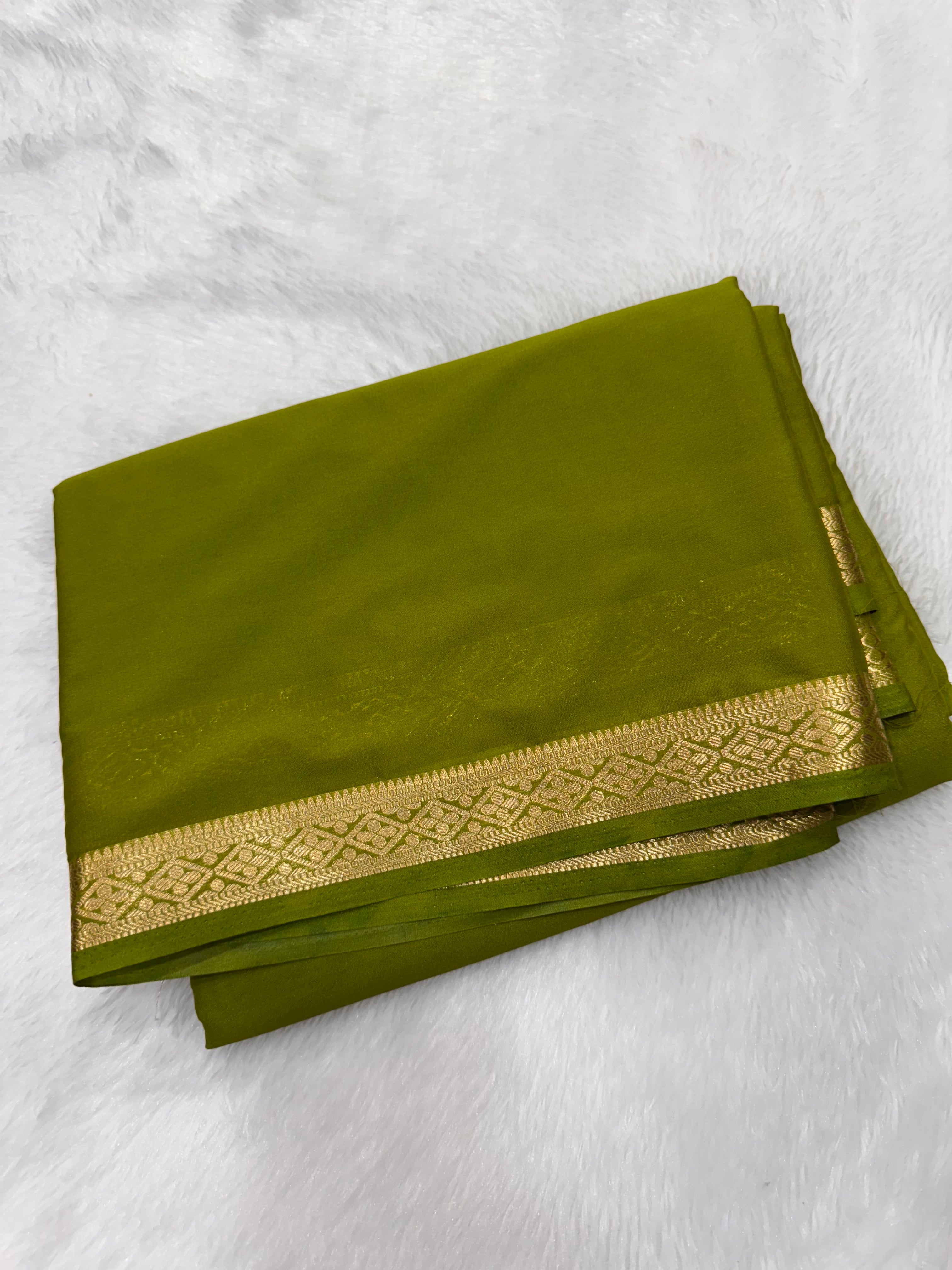 Semi Crepe Rambos border