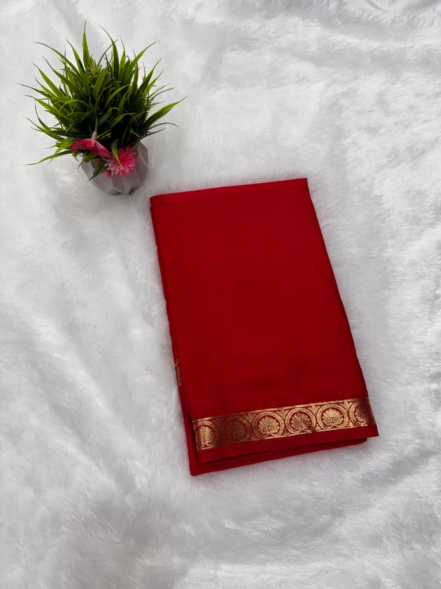 Premium Semi Crepe Flower Border