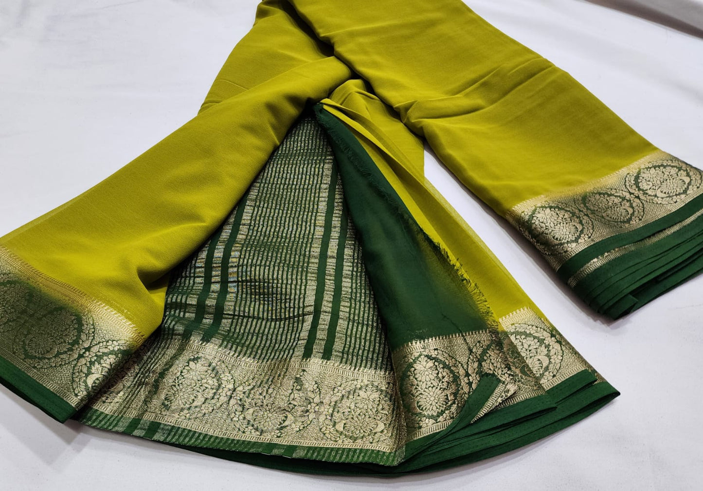 Georgatte saree with contrast blouse and pallu