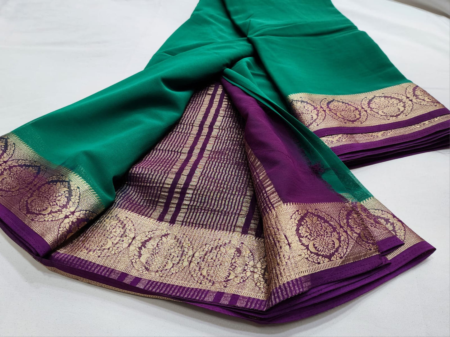 Georgatte saree with contrast blouse and pallu