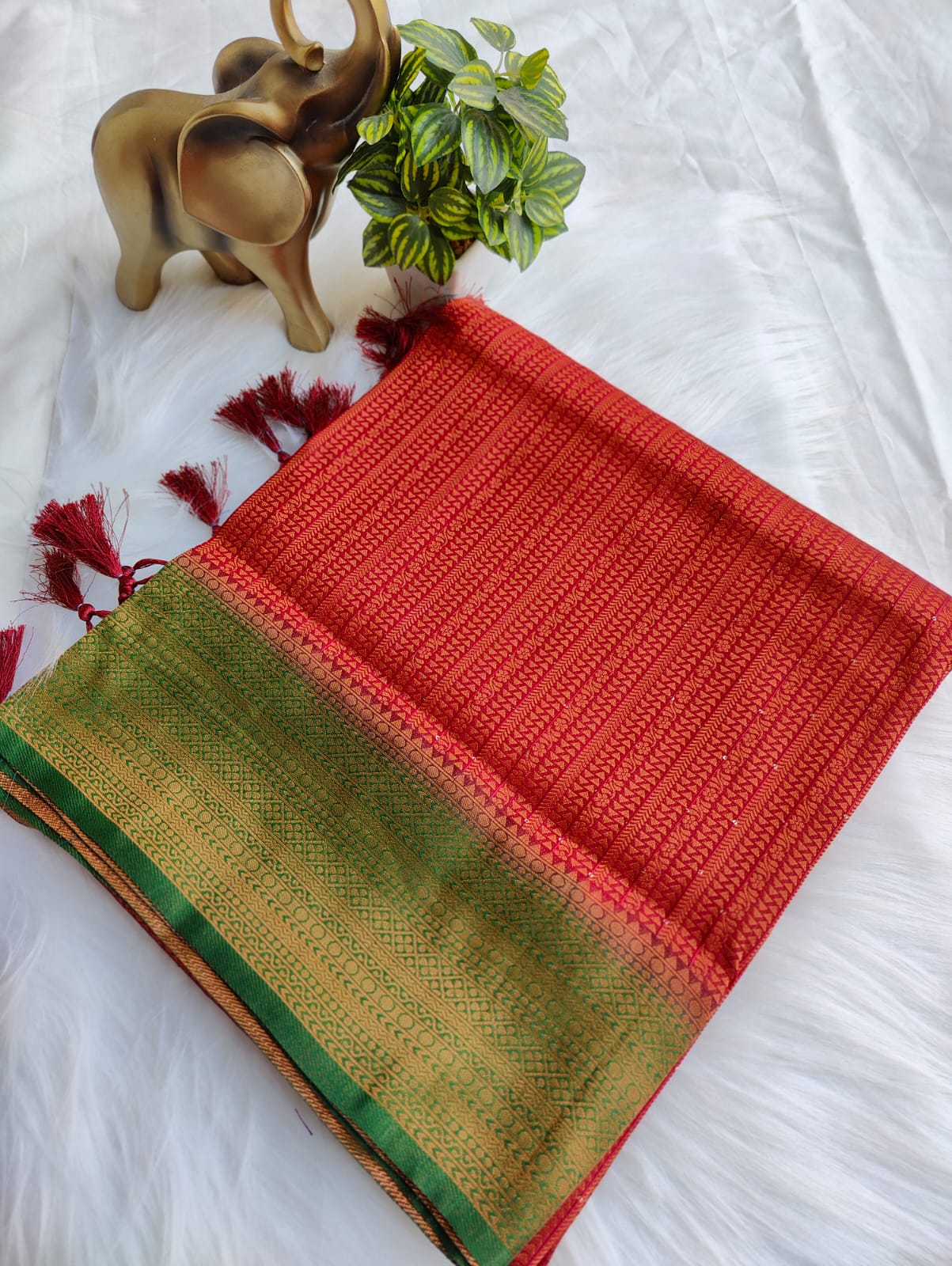 Kubera Pattu Soft Silk Saree Maroon Red with Green Color