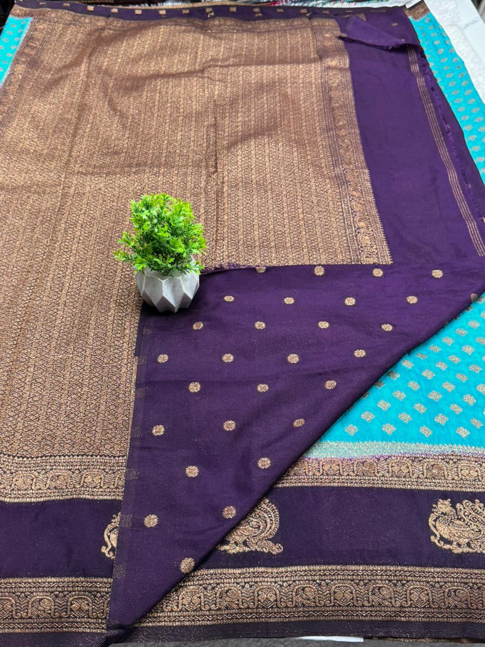 Georgette Coco Bentex  Contrast