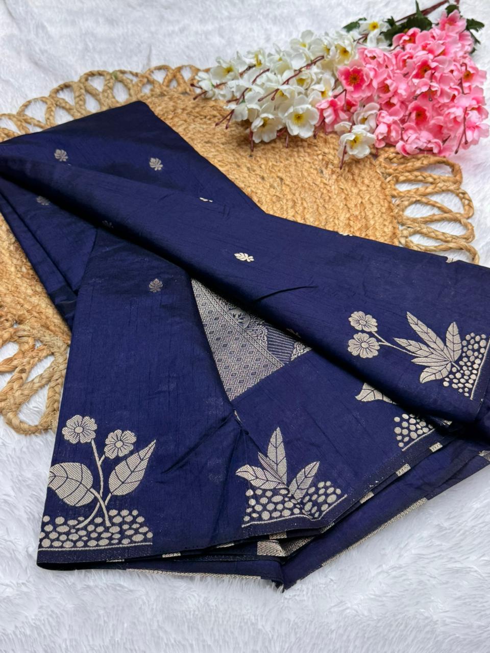 Dola BorderLess Flower