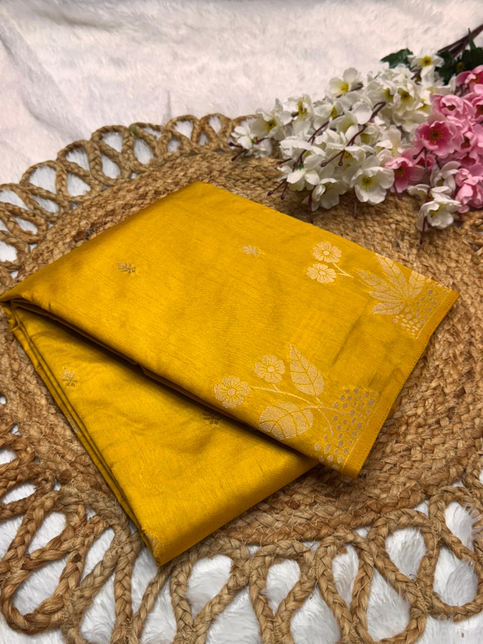 Dola BorderLess Flower