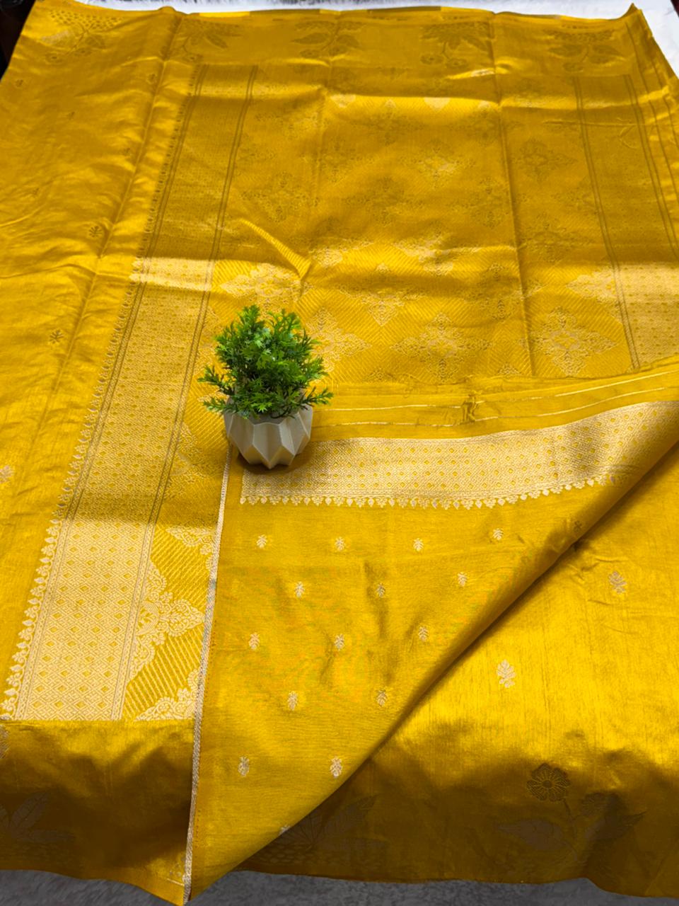Dola BorderLess Flower