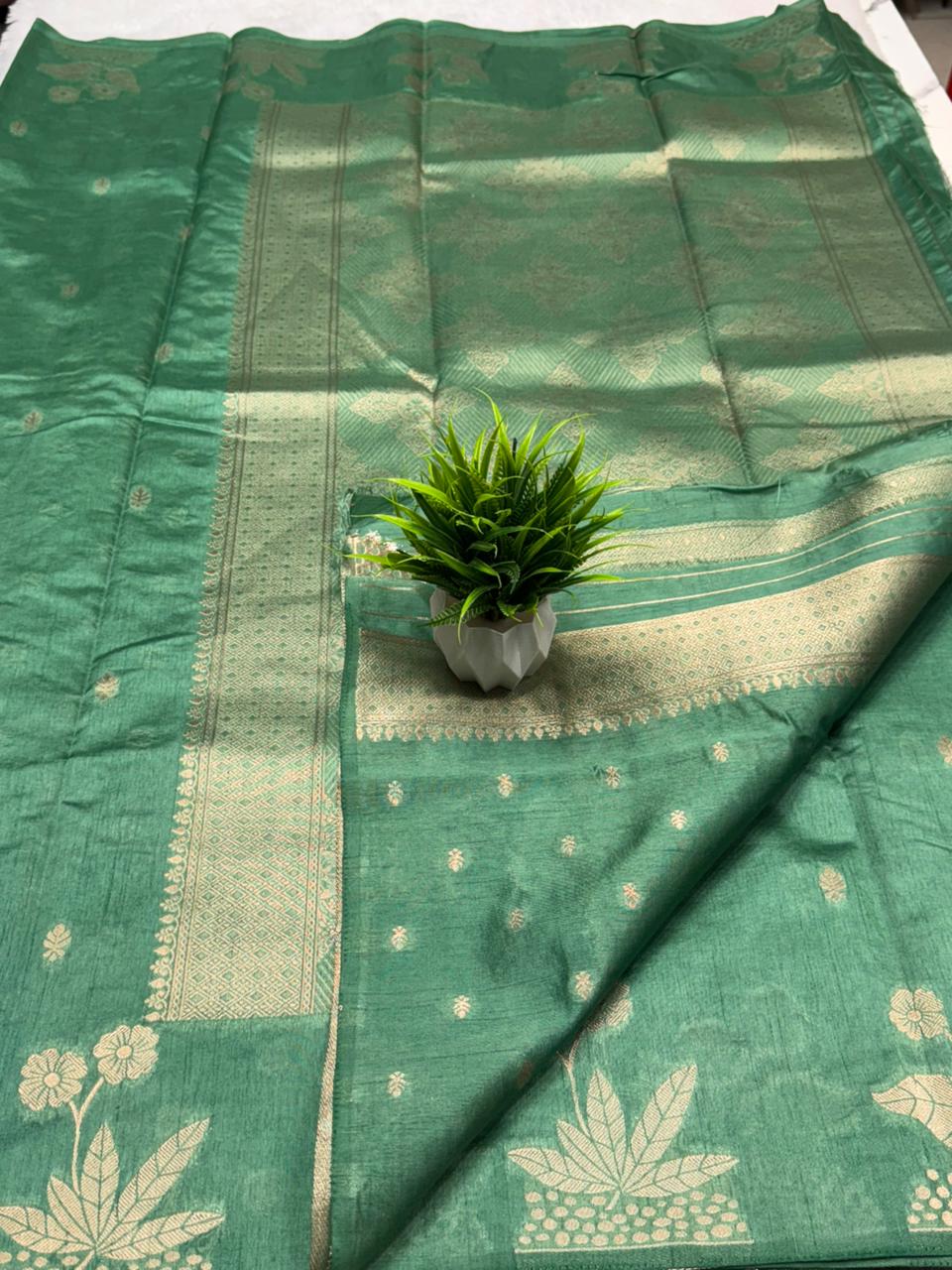 Dola BorderLess Flower