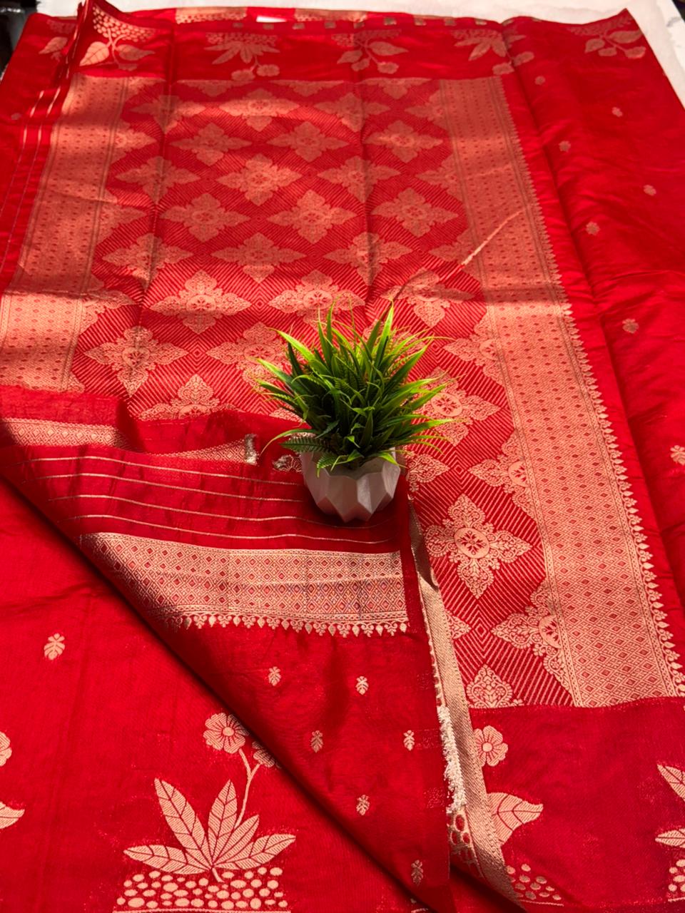Dola BorderLess Flower