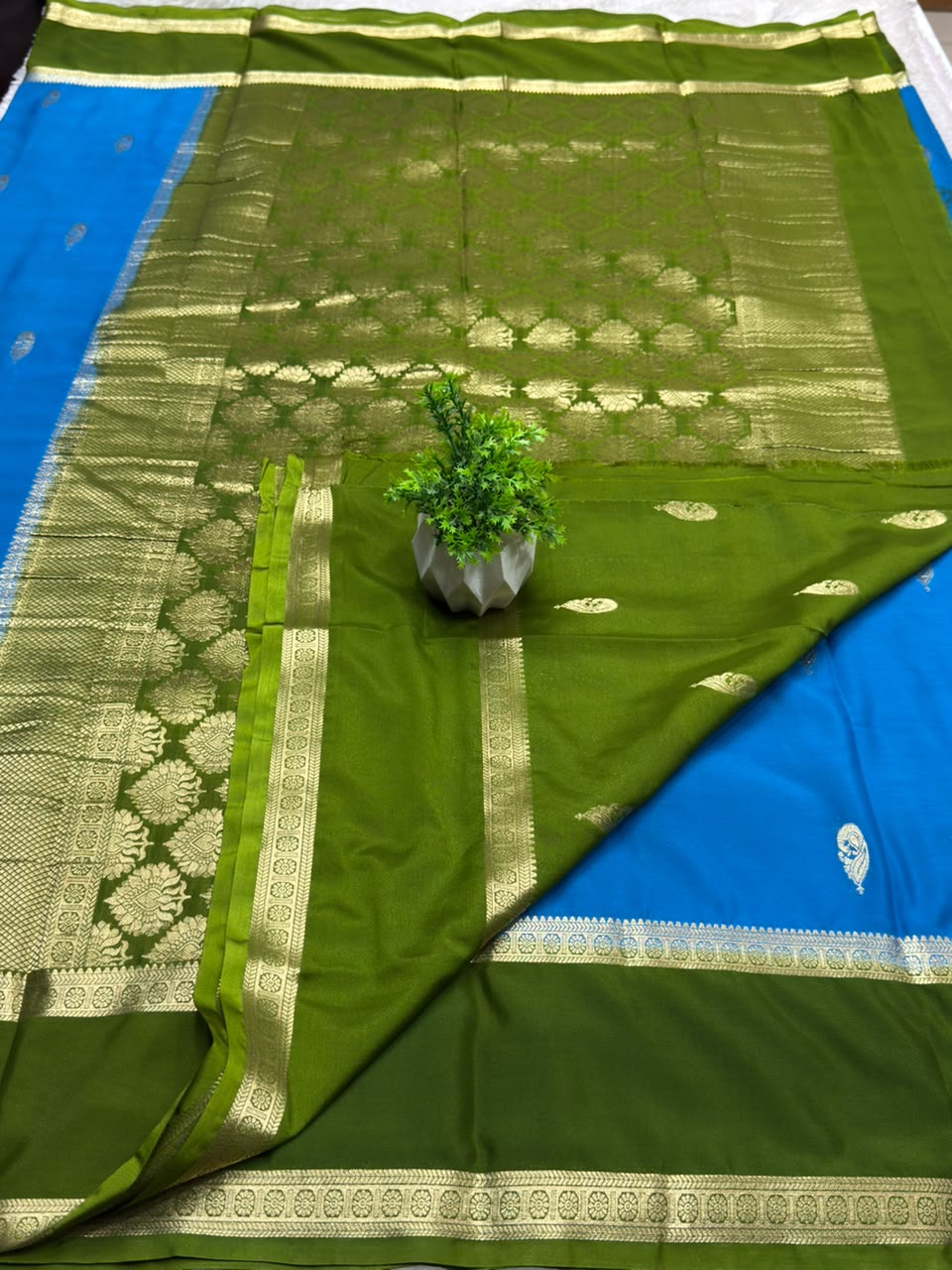 Rf Bentex Peacock Butta Cout Semi Crape