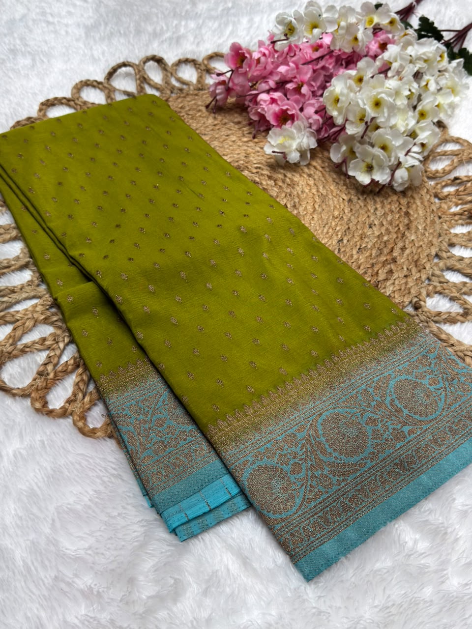 Khaddi Georgette Coco Zari