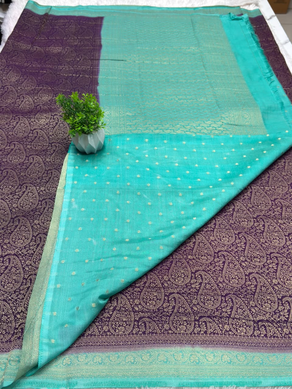 Premium Brocade Kerry Contrast