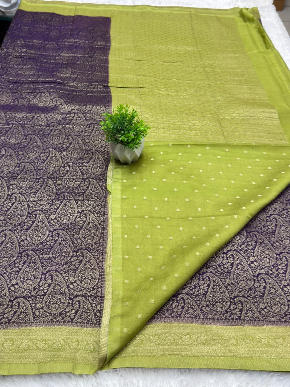 Premium Brocade Kerry Contrast