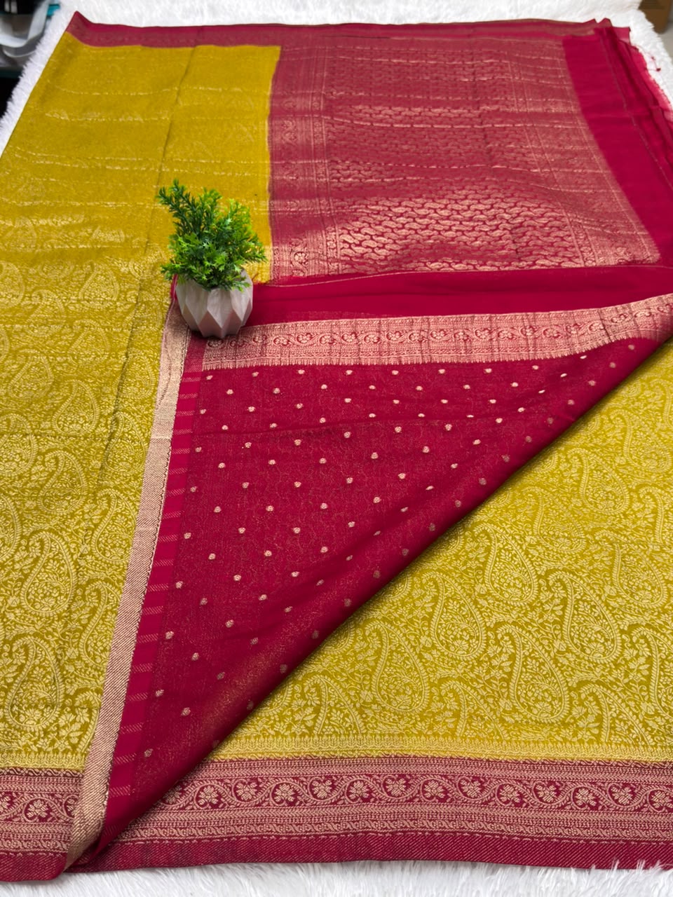 Premium Brocade Kerry Contrast