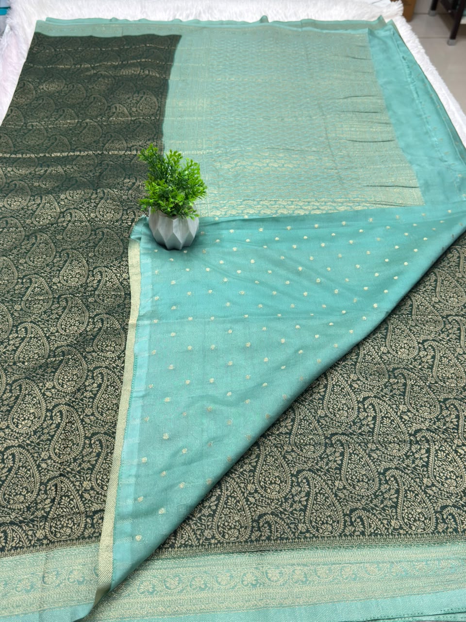 Premium Brocade Kerry Contrast
