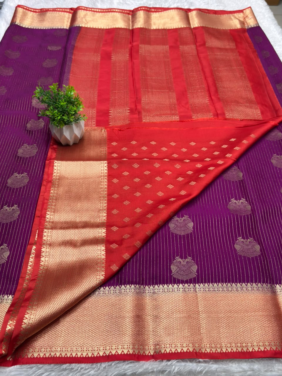 GandaBerunda Stripes Crepe Contrast