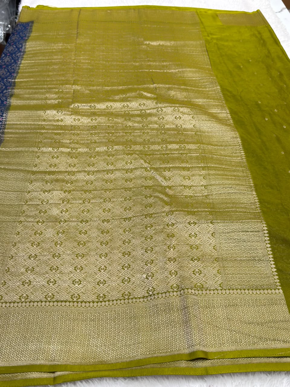 RF Meena Chinon Crush Contrast