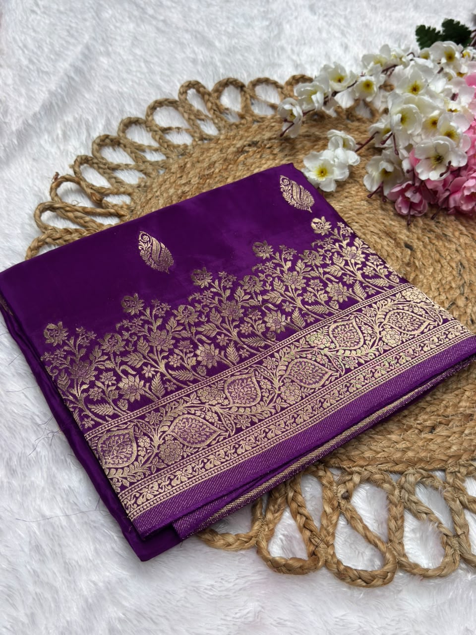 BorderLess Rich Pallu