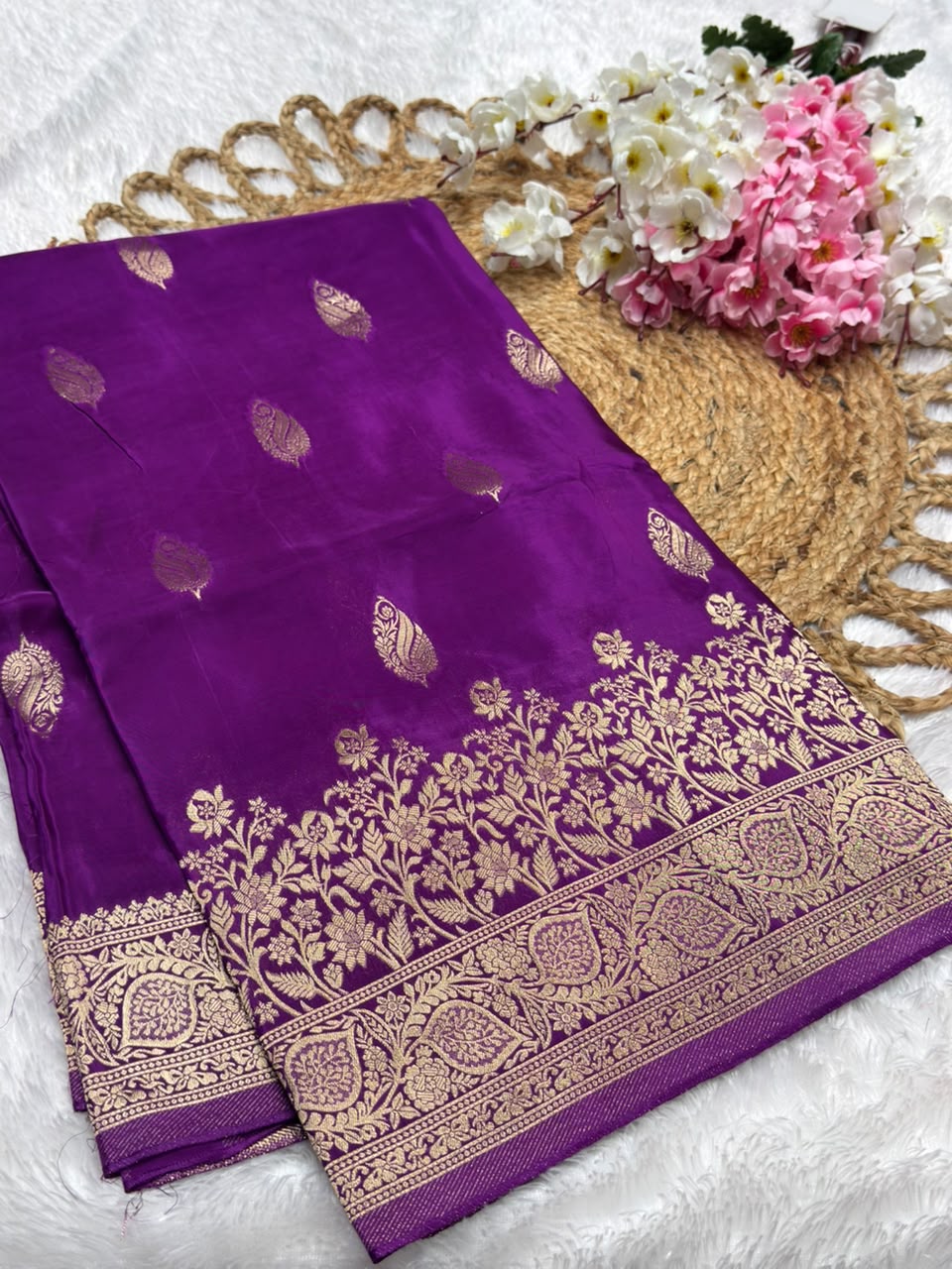 BorderLess Rich Pallu