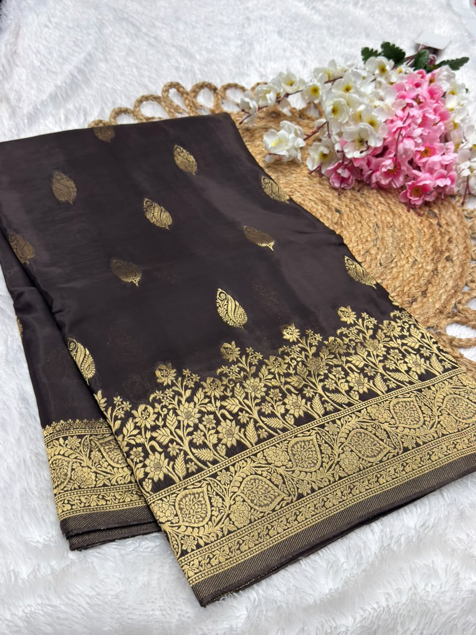 BorderLess Rich Pallu