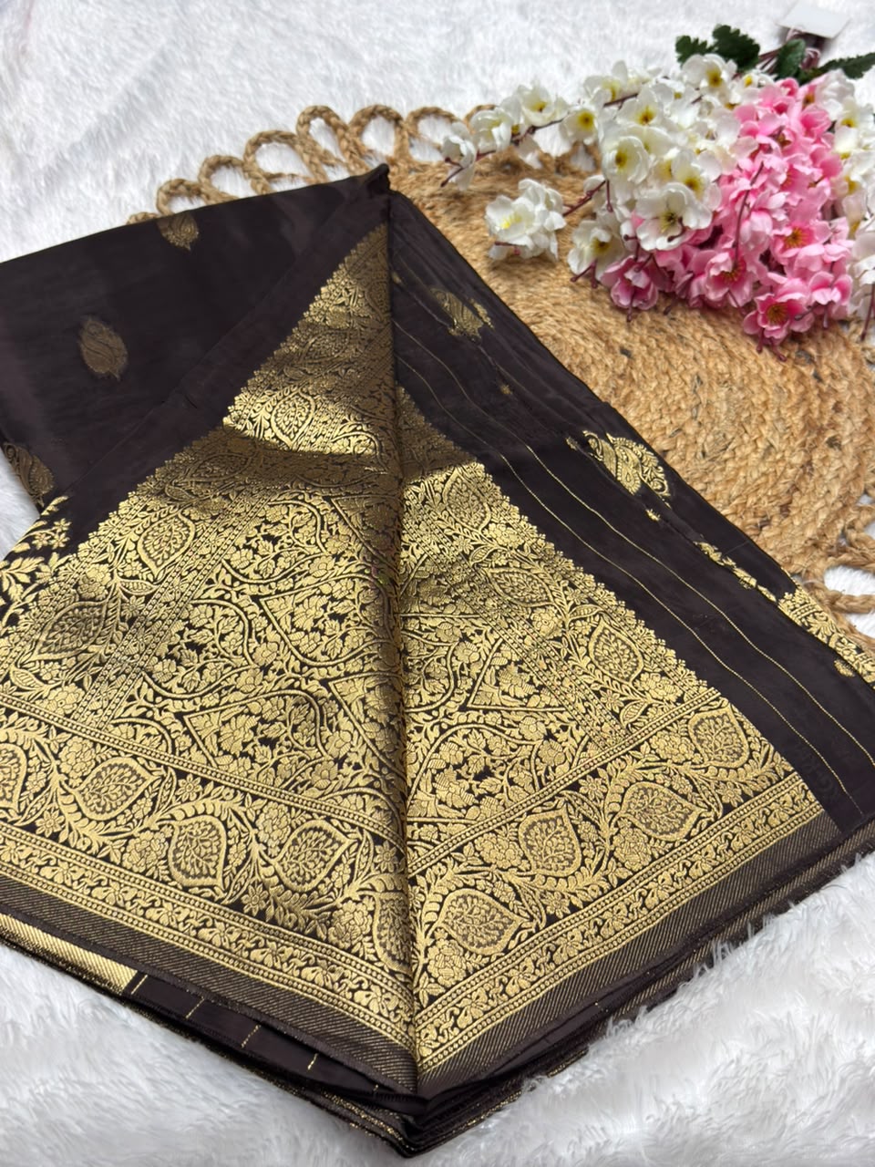 BorderLess Rich Pallu