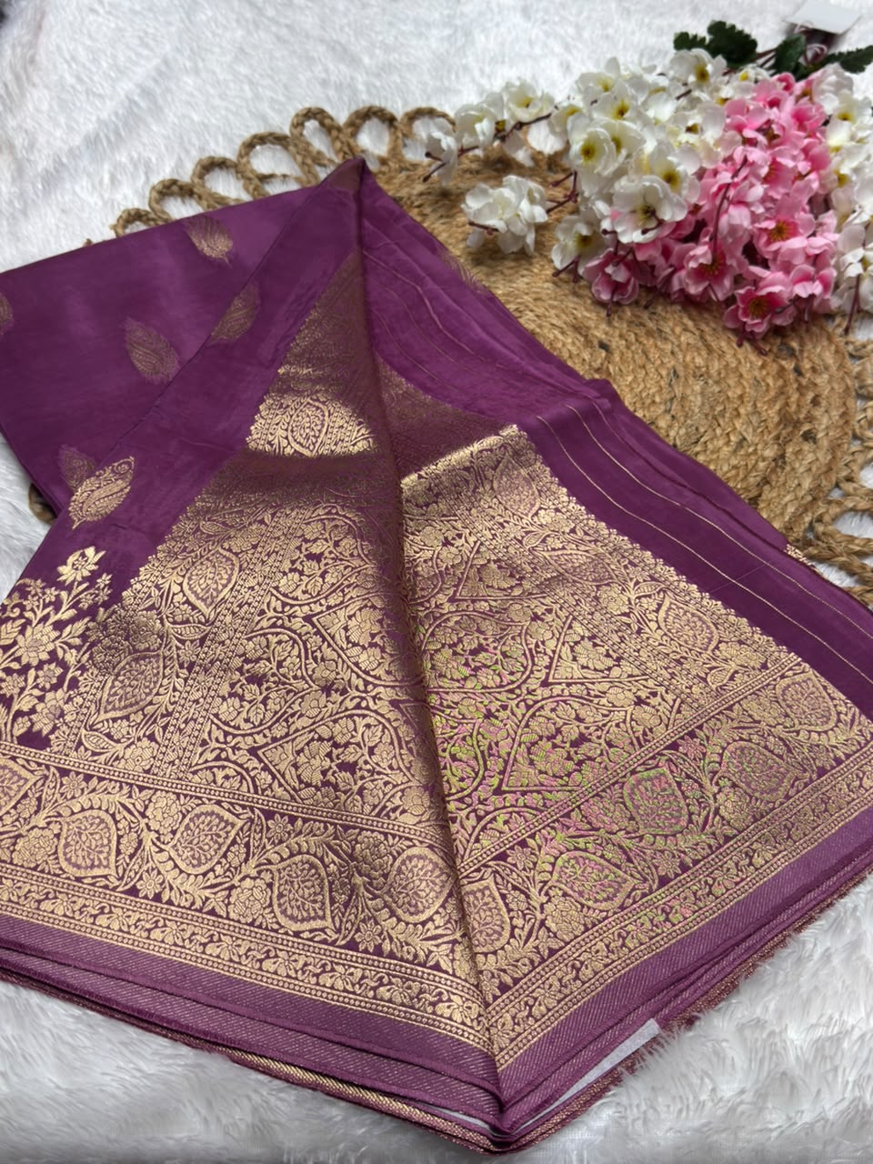 BorderLess Rich Pallu