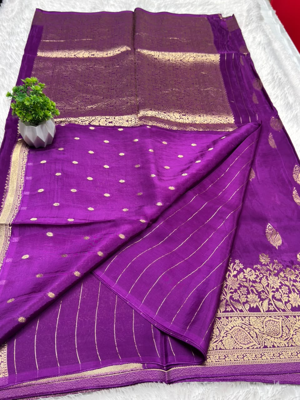 BorderLess Rich Pallu