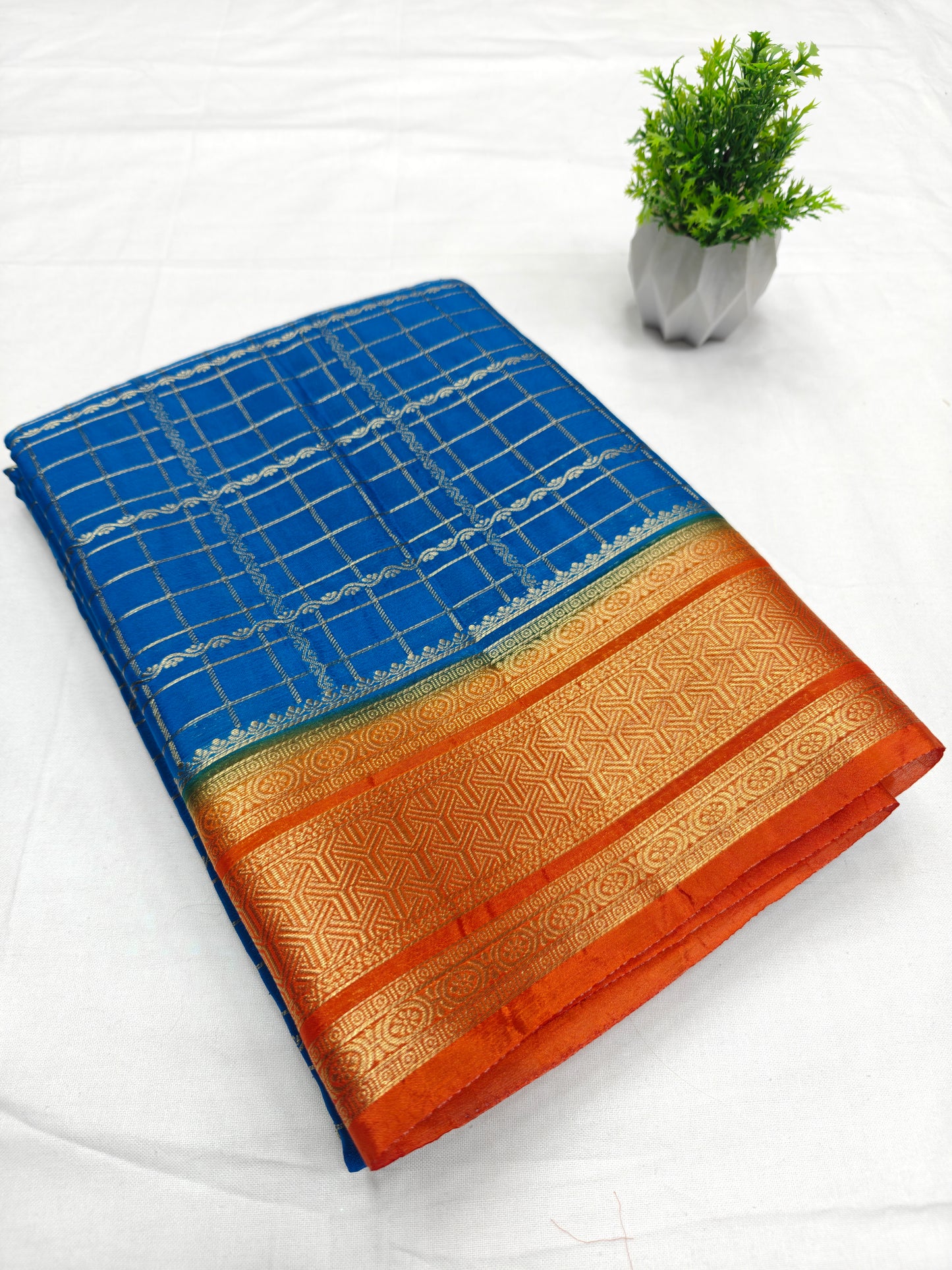 Pure Checks Contrast