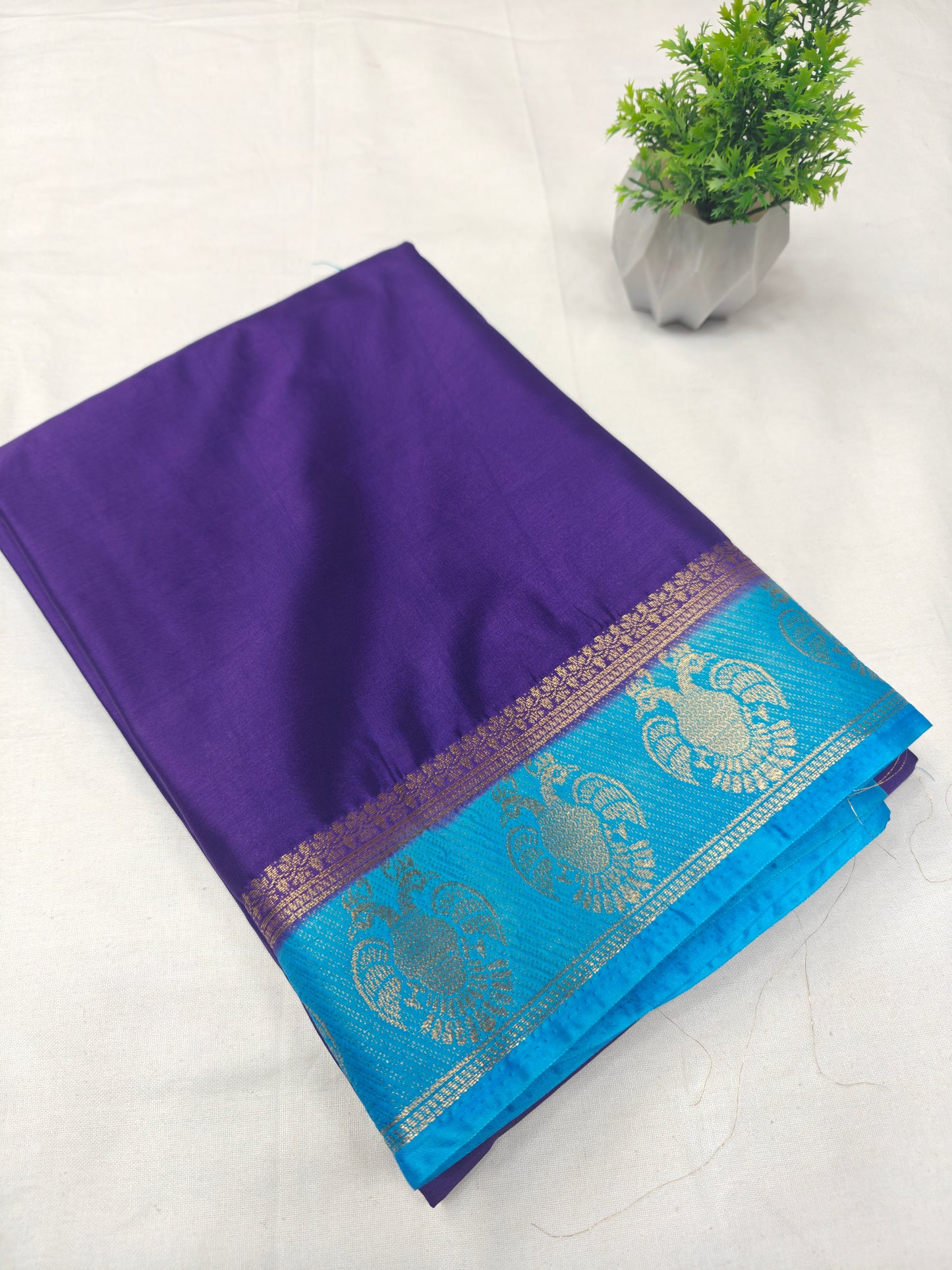 Crepe GandaBerunda Contrast