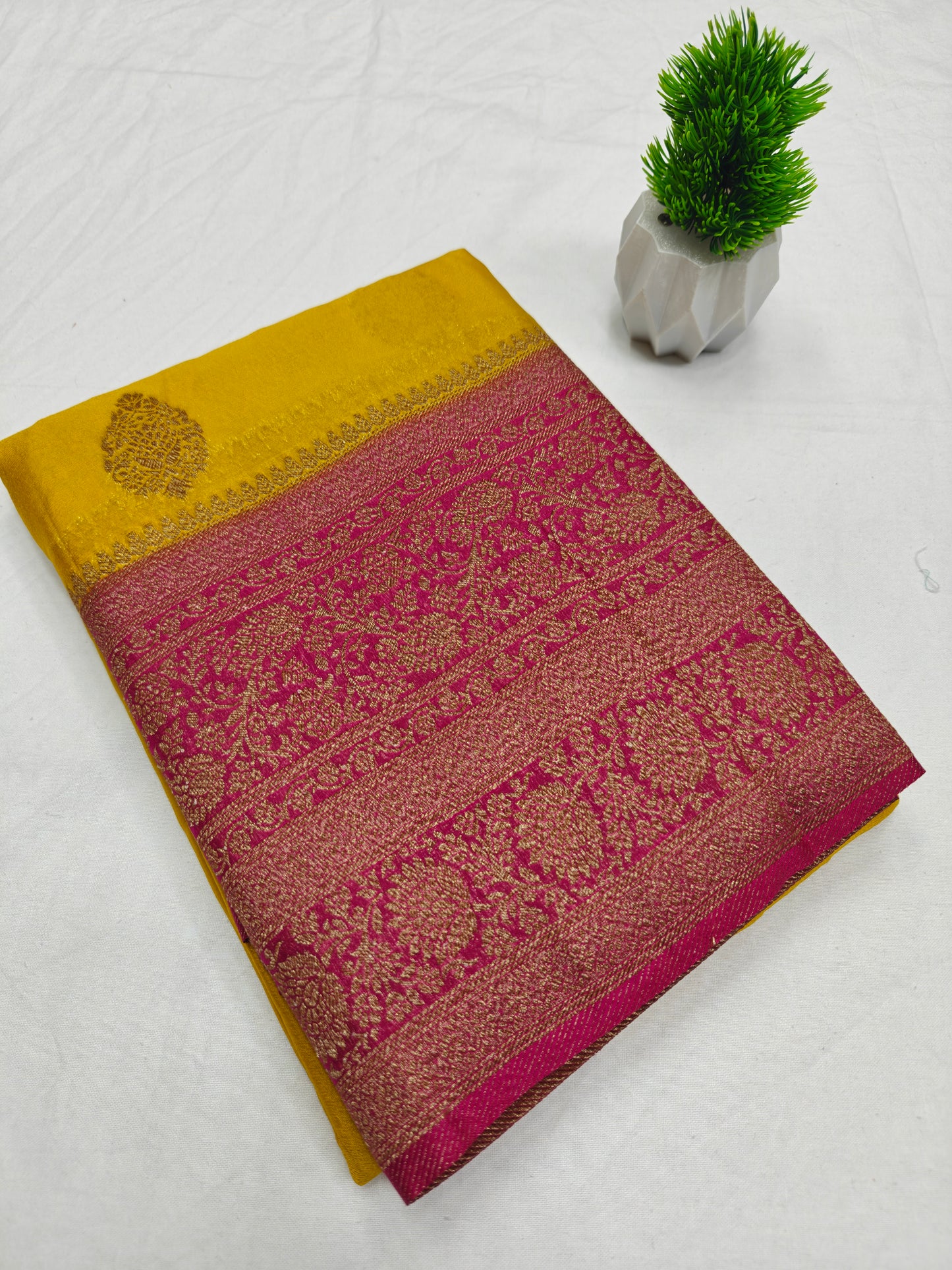 Khaddi Chinnon coco Butta