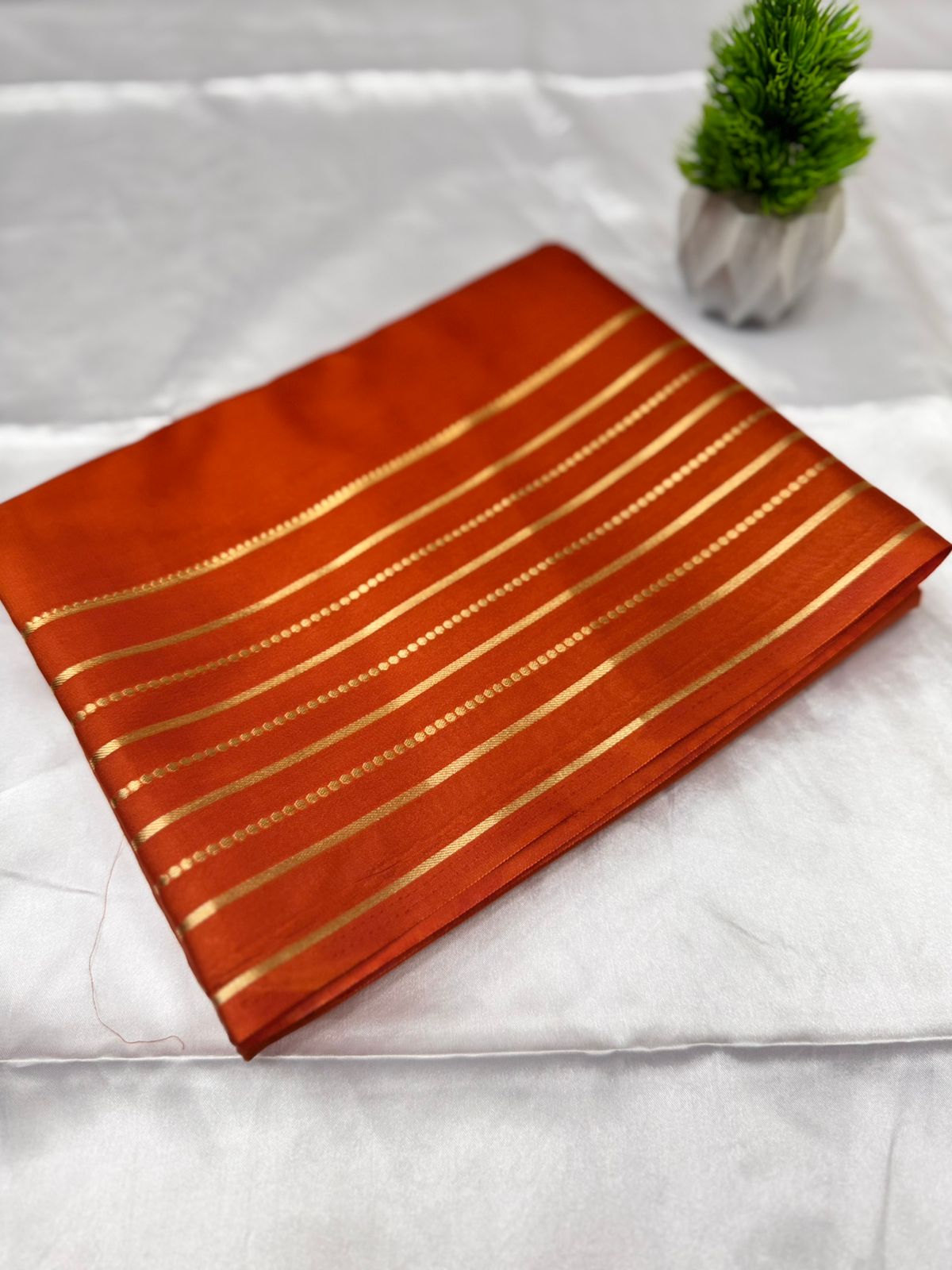 Semi Crepe Lines Border